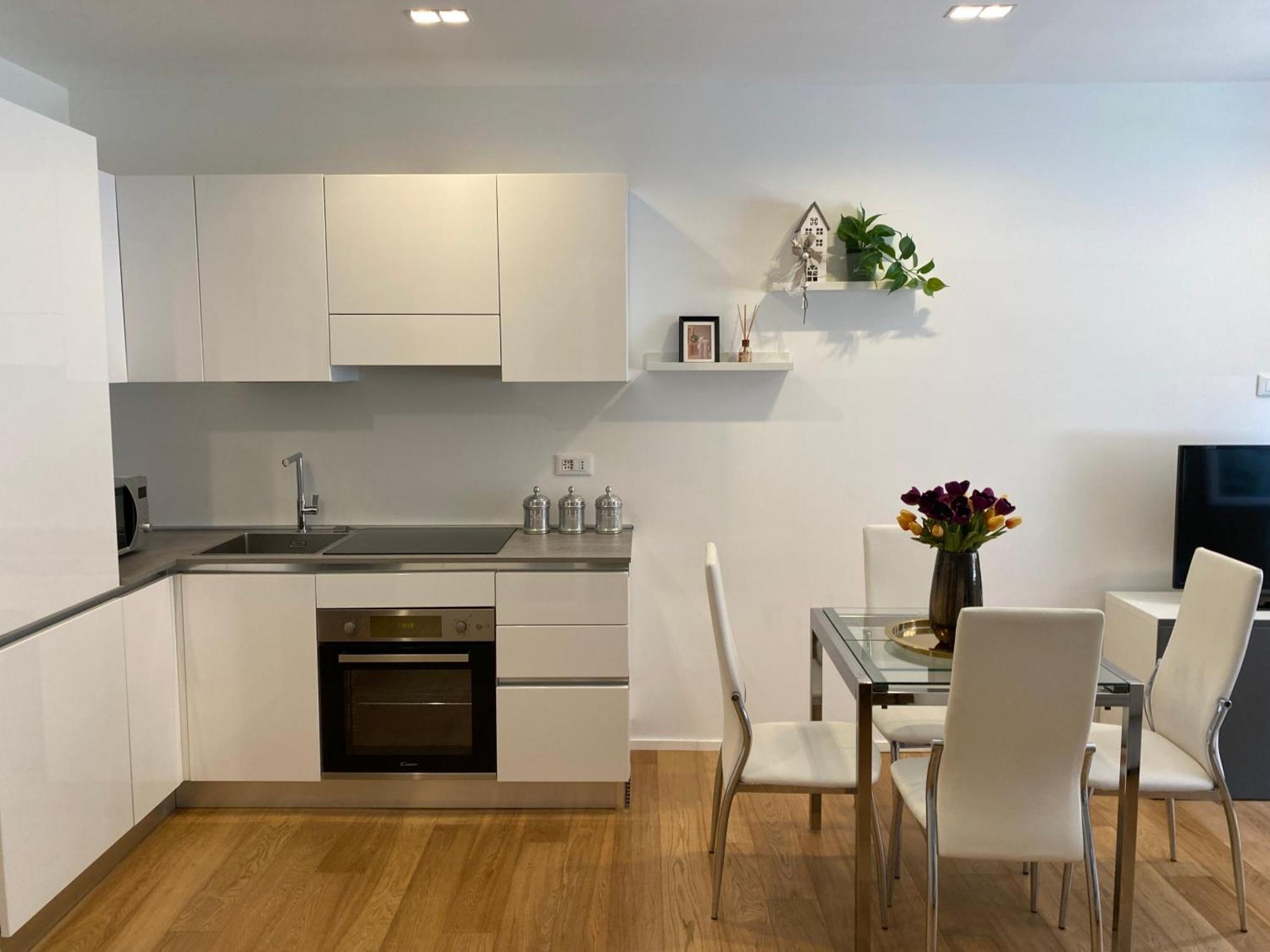 Gramsci 2 - Cozy Apartment Near Sempione Park! Милано Екстериор снимка